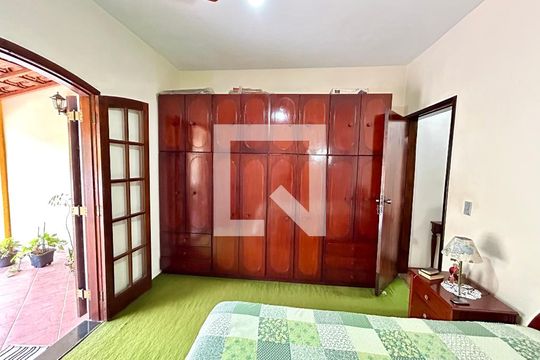 Quarto Suíte de casa à venda com 2 quartos, 156m² em Jardim Toscana, Guarulhos