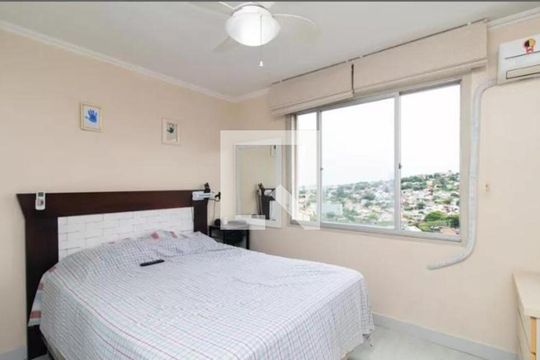 Quarto de apartamento para alugar com 2 quartos, 65m² em Glória, Porto Alegre