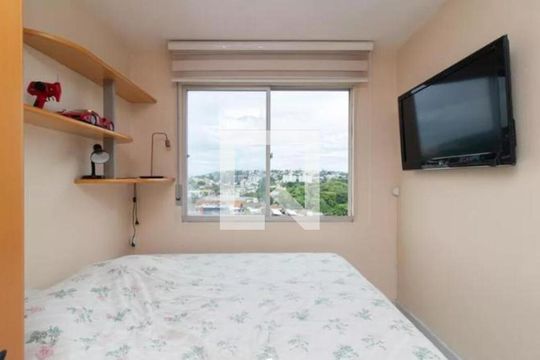 Quarto de apartamento para alugar com 2 quartos, 65m² em Glória, Porto Alegre