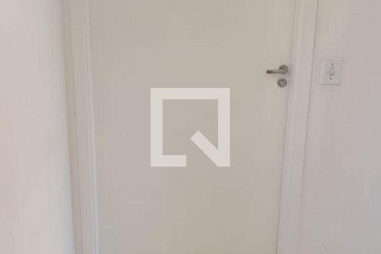 Sala de apartamento à venda com 2 quartos, 49m² em Metalúrgicos, Osasco