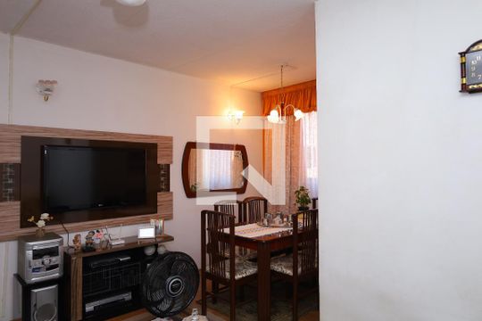 Sala de apartamento à venda com 3 quartos, 70m² em Itaquera, São Paulo