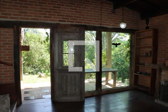 Casa de Condomínio para alugar com 3 quartos, 300m² em Vila Real Moinho Velho, Embu das Artes