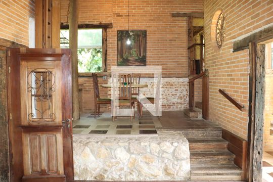 Casa de Condomínio para alugar com 3 quartos, 300m² em Vila Real Moinho Velho, Embu das Artes