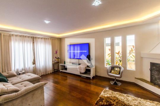 Sala  de casa de condomínio para alugar com 5 quartos, 450m² em Residencial Tres (alphaville), Santana de Parnaíba