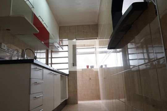 Cozinha de apartamento à venda com 2 quartos, 60m² em Jardim Barbosa, Guarulhos