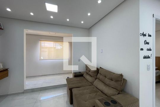 Casa à venda com 4 quartos, 100m² em Santos Dumont, São Leopoldo