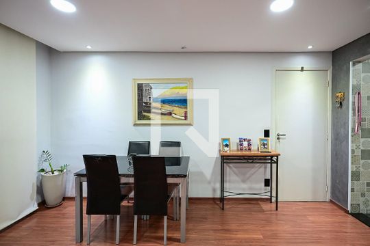 Sala de apartamento à venda com 2 quartos, 63m² em Jardim Caner, Taboão da Serra