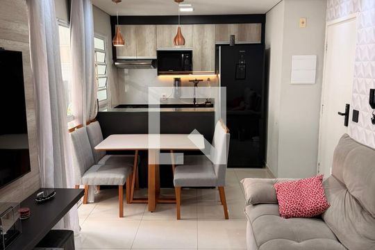 Apartamento à venda com 2 quartos, 47m² em Padroeira, Osasco