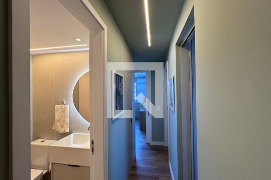 Corredor de apartamento à venda com 3 quartos, 89m² em Barra da Tijuca, Rio de Janeiro