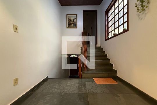 Casa à venda com 4 quartos, 225m² em Havaí, Belo Horizonte