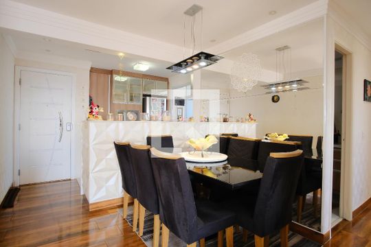 Sala de apartamento para alugar com 3 quartos, 137m² em Parque Maria Luiza, São Paulo
