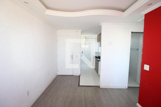 Sala /  Cozinha de apartamento para alugar com 2 quartos, 39m² em Núcleo Lageado, São Paulo