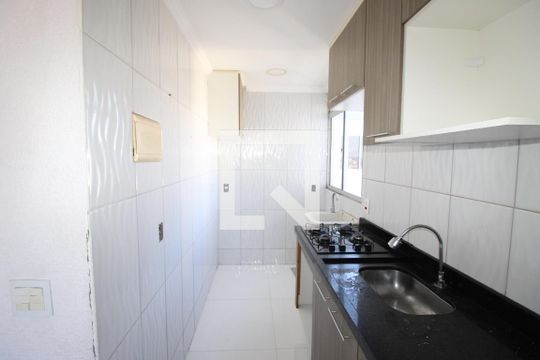 Sala /  Cozinha de apartamento para alugar com 2 quartos, 39m² em Núcleo Lageado, São Paulo