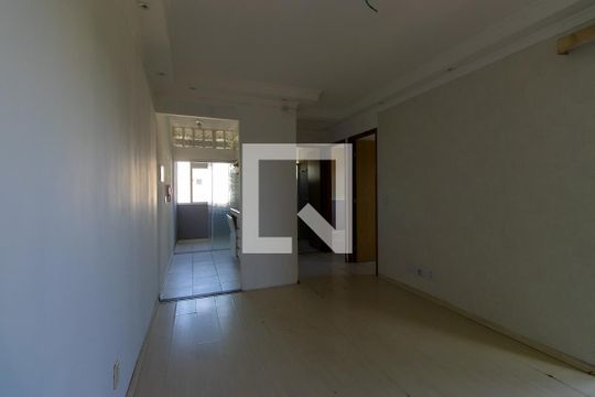 Sala de apartamento para alugar com 2 quartos, 43m² em Jardim Isis, Cotia