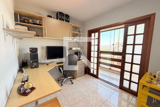 Quarto 1 /Escritório de casa à venda com 5 quartos, 284m² em Vila Bandeirantes, Jundiaí