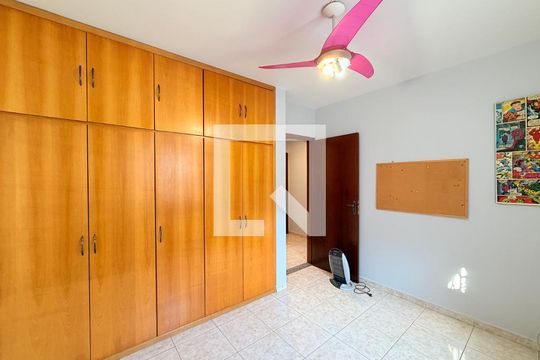 Quarto 2 de casa à venda com 5 quartos, 284m² em Vila Bandeirantes, Jundiaí