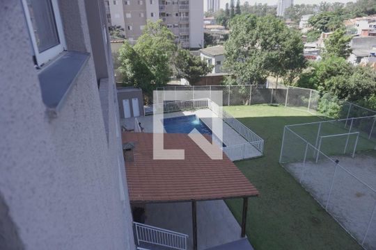 Apartamento à venda com 2 quartos, 47m² em Vila Carmosina, São Paulo
