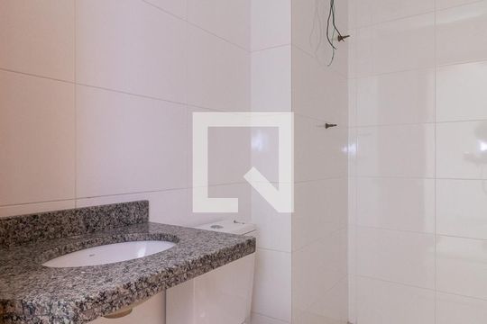 Banheiro de apartamento à venda com 1 quarto, 36m² em Vila Nhocuné, São Paulo
