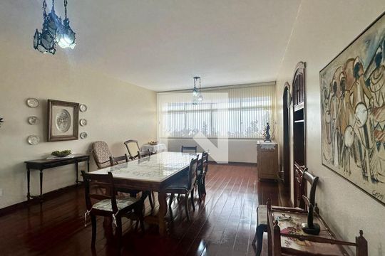 Sala  de apartamento para alugar com 4 quartos, 190m² em Cruzeiro, Belo Horizonte