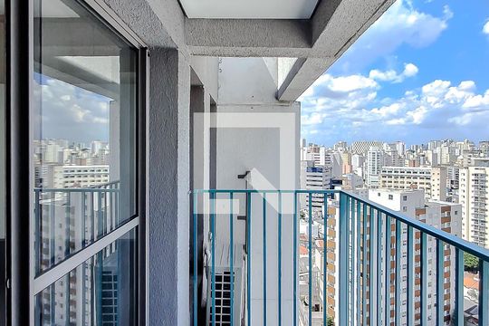Varanda de kitnet/studio para alugar com 1 quarto, 24m² em Liberdade, São Paulo
