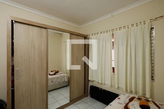 Quarto 2 de casa à venda com 4 quartos, 320m² em Vila Medeiros, São Paulo