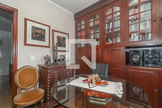 Escritório de casa à venda com 4 quartos, 223m² em Chácara das Pedras, Porto Alegre