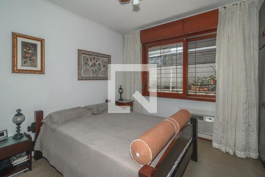 Quarto Suíte de casa à venda com 4 quartos, 223m² em Chácara das Pedras, Porto Alegre