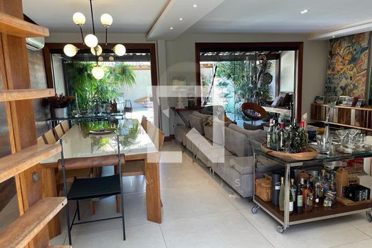Casa à venda com 5 quartos, 310m² em Recreio dos Bandeirantes, Rio de Janeiro