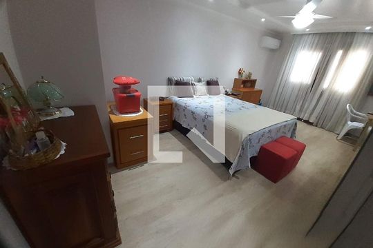 Quarto 1 de casa à venda com 4 quartos, 201m² em Mato Grande, Canoas