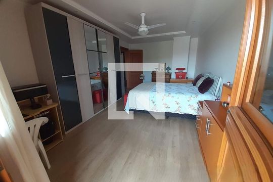 Quarto 1 de casa à venda com 4 quartos, 201m² em Mato Grande, Canoas