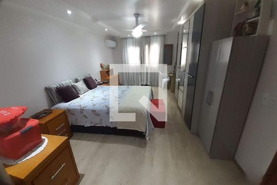 Quarto 1 de casa à venda com 4 quartos, 201m² em Mato Grande, Canoas