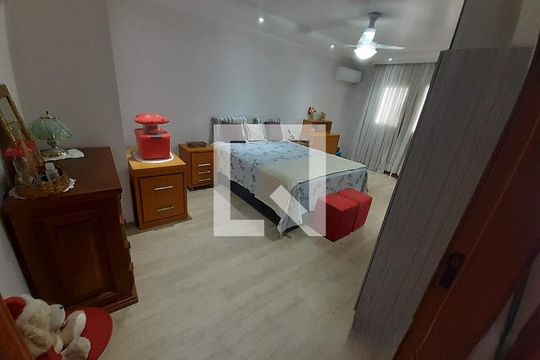 Quarto 1 de casa à venda com 4 quartos, 201m² em Mato Grande, Canoas