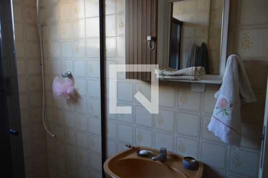 Banheiro de apartamento para alugar com 2 quartos, 75m² em Centro, Osasco