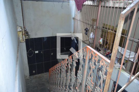 Escada de casa à venda com 1 quarto, 40m² em Veloso, Osasco
