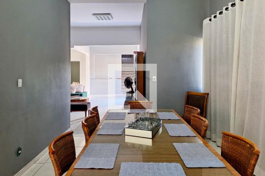 Sala de casa para alugar com 3 quartos, 740m² em Badu, Niterói