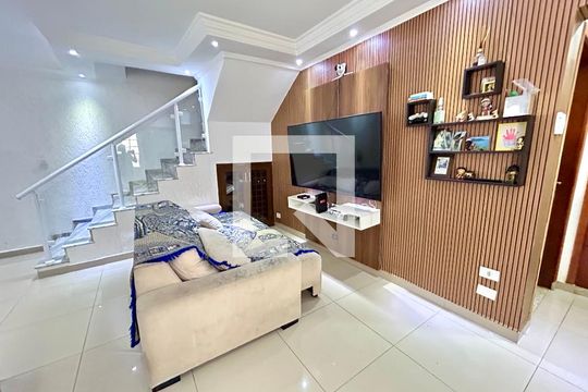 Sala de casa à venda com 3 quartos, 194m² em Parque Santo Antonio, Guarulhos