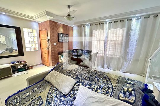 Sala de casa à venda com 3 quartos, 194m² em Parque Santo Antonio, Guarulhos