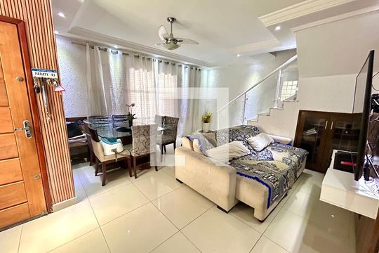 Sala de casa à venda com 3 quartos, 194m² em Parque Santo Antonio, Guarulhos