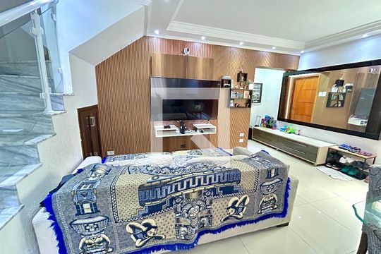 Sala de casa à venda com 3 quartos, 194m² em Parque Santo Antonio, Guarulhos