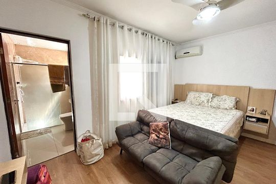 Quarto Suíte de casa à venda com 3 quartos, 194m² em Parque Santo Antonio, Guarulhos