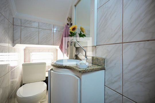 Lavabo de casa para alugar com 3 quartos, 101m² em Parque Monte Alegre, Taboão da Serra
