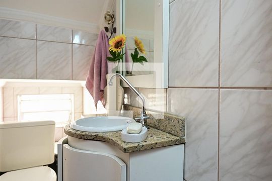 Lavabo de casa para alugar com 3 quartos, 101m² em Parque Monte Alegre, Taboão da Serra