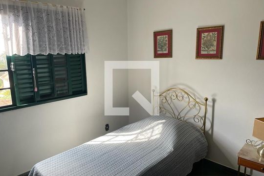 Quarto de casa à venda com 4 quartos, 523m² em Jardim Atibaia (Sousas), Campinas