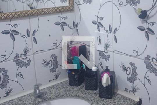 Banheiro de apartamento à venda com 2 quartos, 43m² em Casa Grande, Diadema