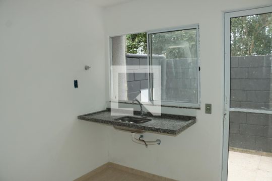 Casa de Condomínio para alugar com 2 quartos, 50m² em Bairro Jardim Nossa Senhora das Graças, Cotia