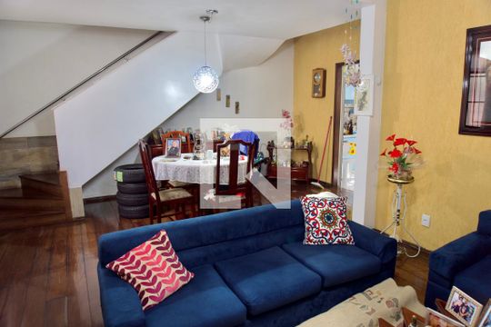 Sala de casa à venda com 3 quartos, 136m² em Padre Eustáquio, Belo Horizonte