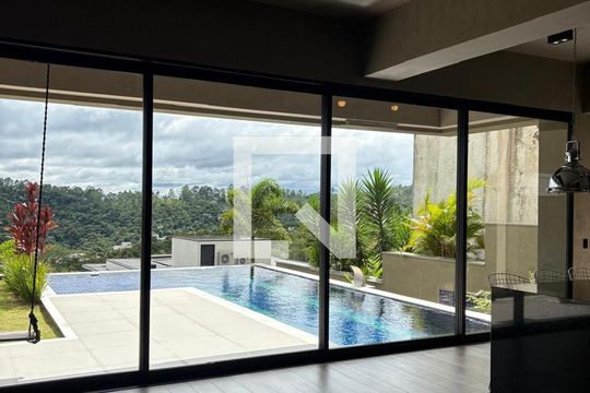 Sala de casa de condomínio à venda com 5 quartos, 615m² em Alphaville, Santana de Parnaíba