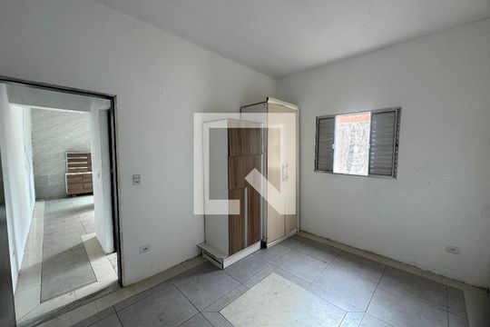 Quarto 2 de casa para alugar com 2 quartos, 400m² em Cidade Soberana, Guarulhos