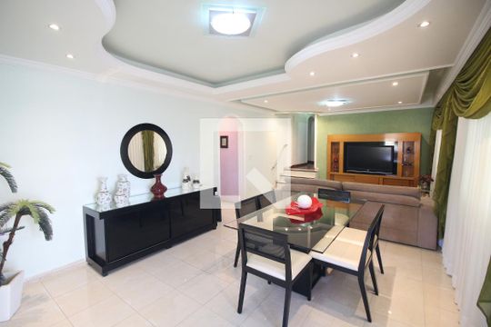Sala 1 de casa para alugar com 3 quartos, 637m² em Novo Santa Cecília, Belo Horizonte