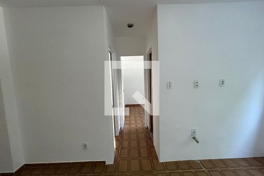 Corredor de apartamento à venda com 2 quartos, 57m² em Tomás Coelho, Rio de Janeiro